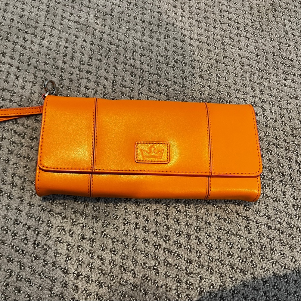 Baekgaard wristlet